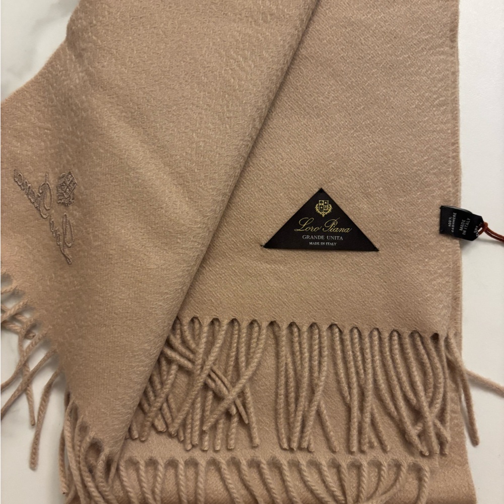 Loro Piana “grand unita” cashmere scarf